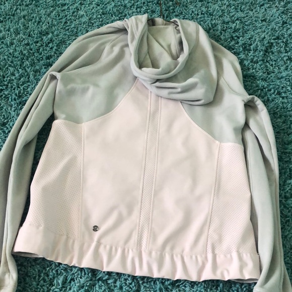 Lulu lemon workout jacket - Picture 3 of 5